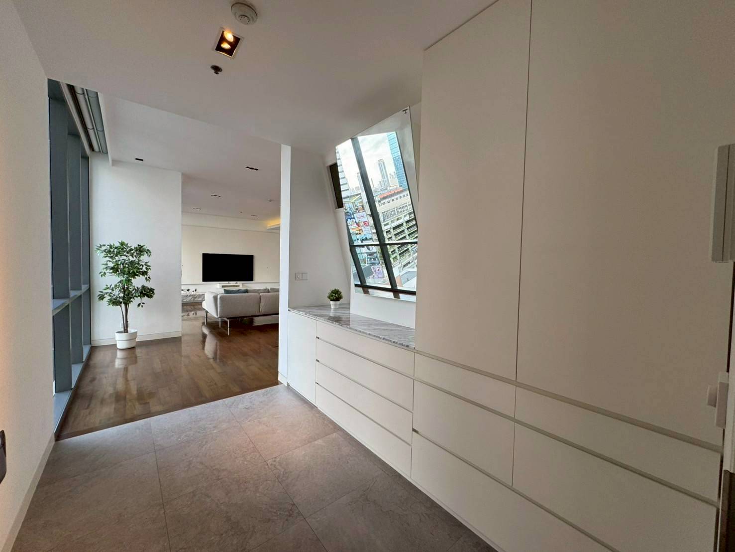 Condominium in Sukhumvit : Domus Condo Suk 16 