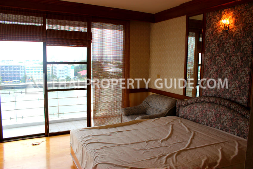 Condominium in Near United Nations 