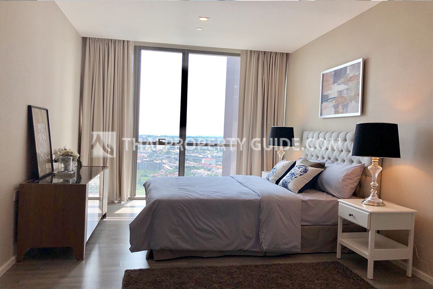 Condominium in Near United Nations