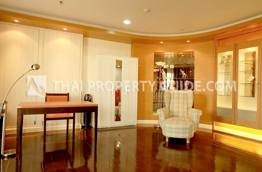 Condominium in Near United Nations 