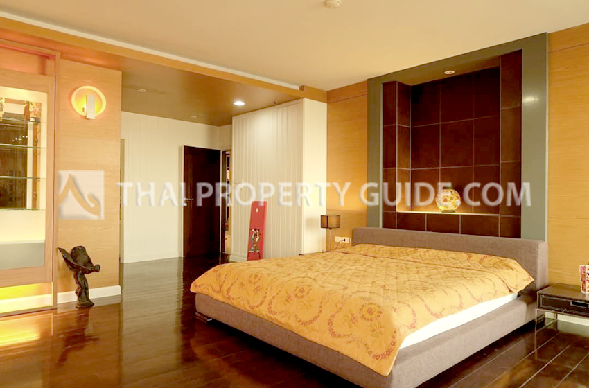 Condominium in Near United Nations 