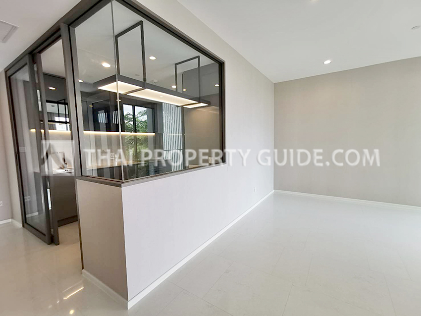 Condominium in Near United Nations 