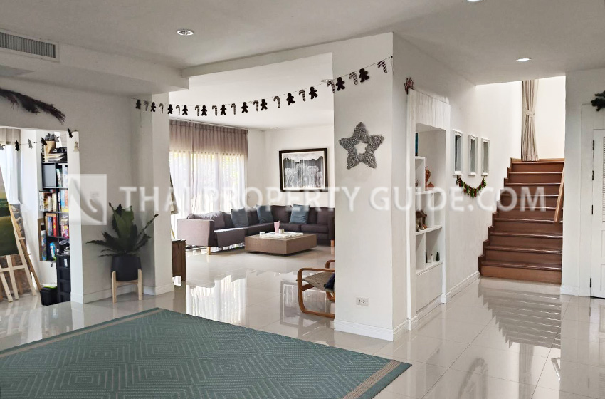 House in Nichada Thani 