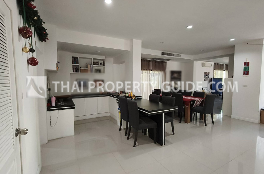 House in Nichada Thani 