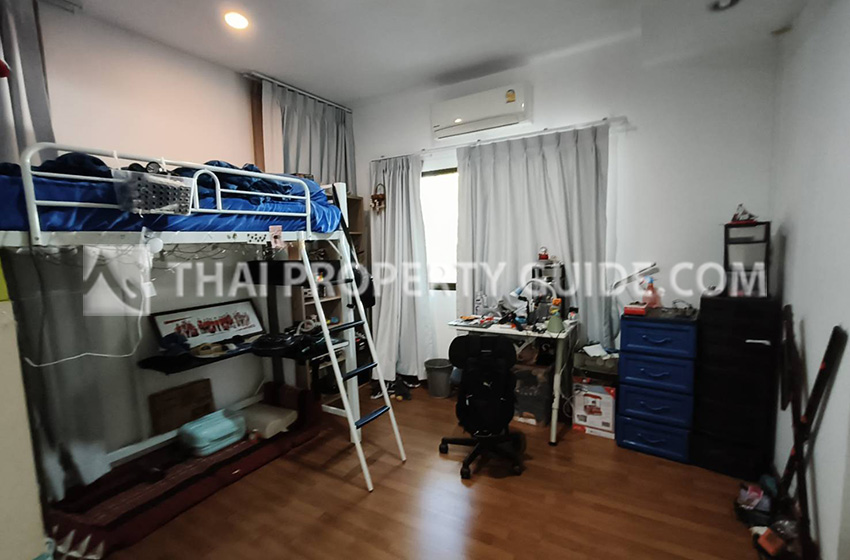 House in Nichada Thani 