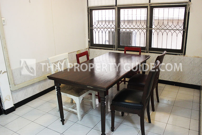 House in Phaholyothin 