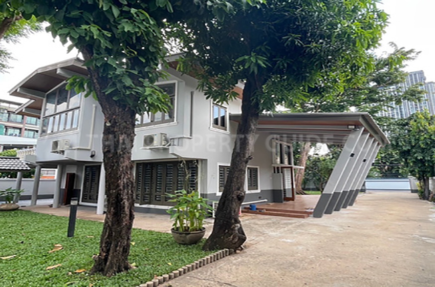 House in Phaholyothin 