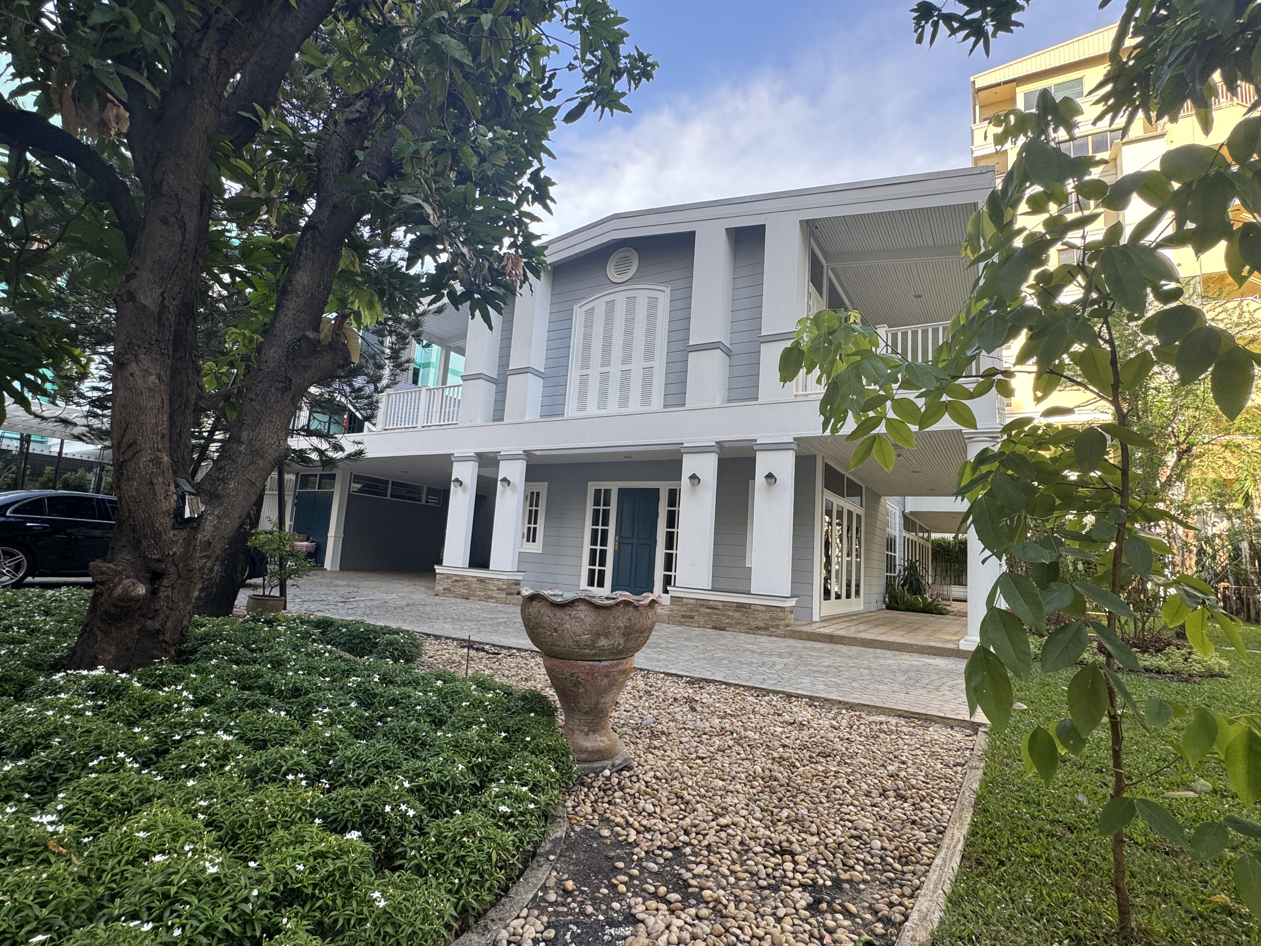 House in Phaholyothin 