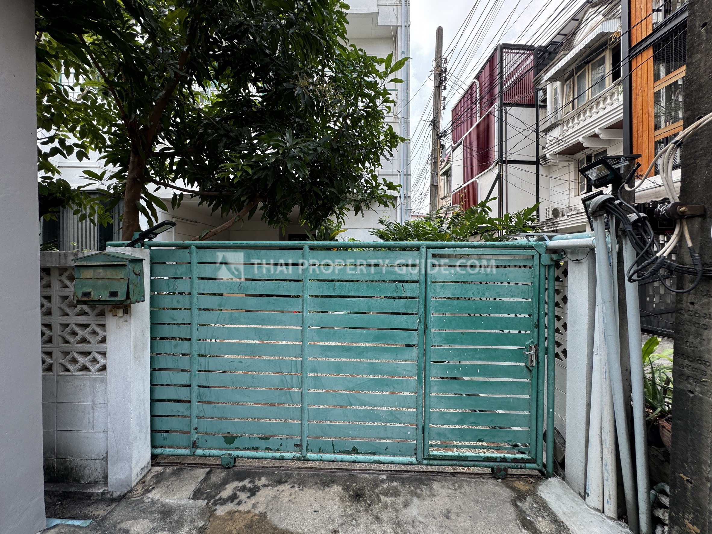 House in Phaholyothin 