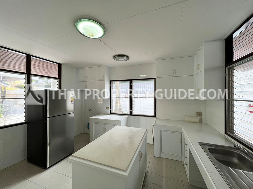 House in Ploenchit 