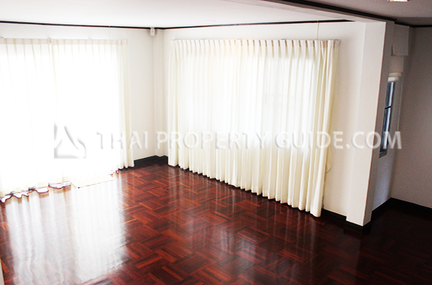 House in Ploenchit 