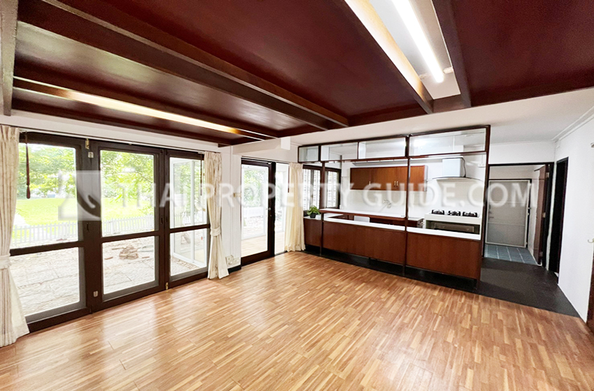 House in Ploenchit 