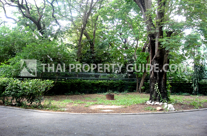 House in Ploenchit 