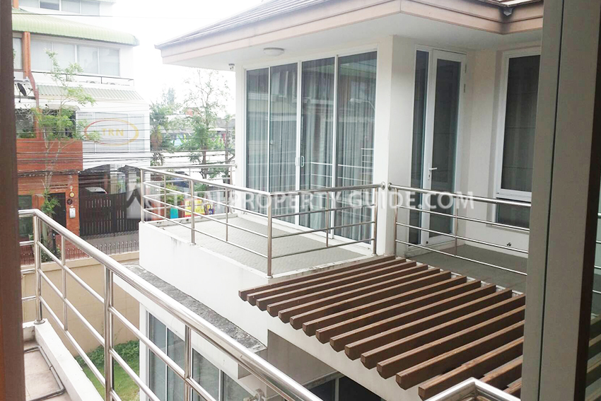 House in Srinakarin 