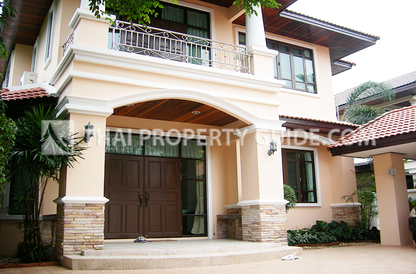 House for rent in Sukhumvit (near NIST International School)