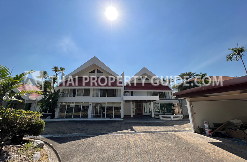 House for rent in Sukhumvit (near NIST International School)