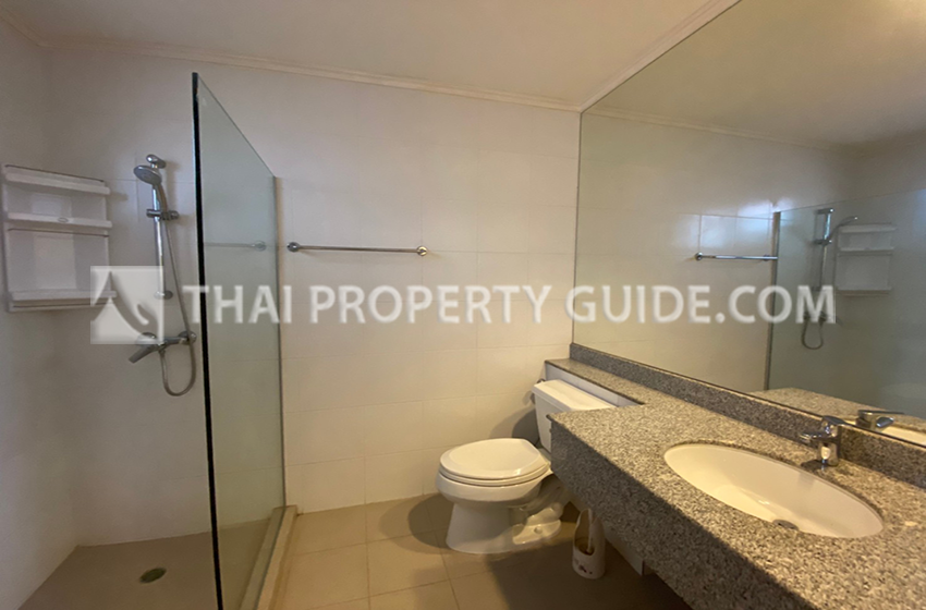 House with Private Pool in Bangnatrad 