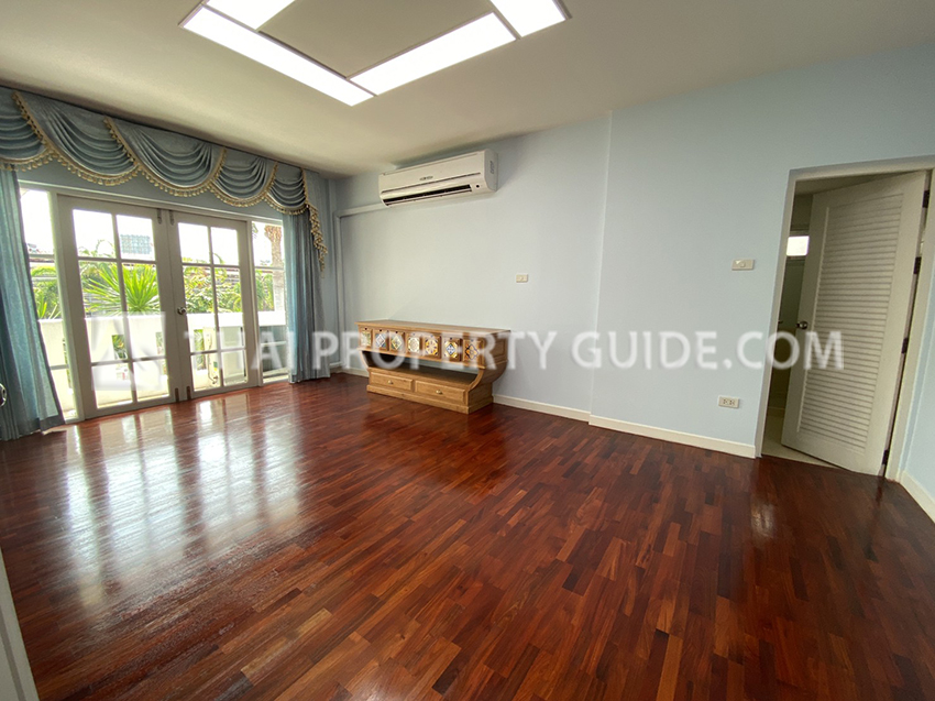 House with Private Pool in Bangnatrad 