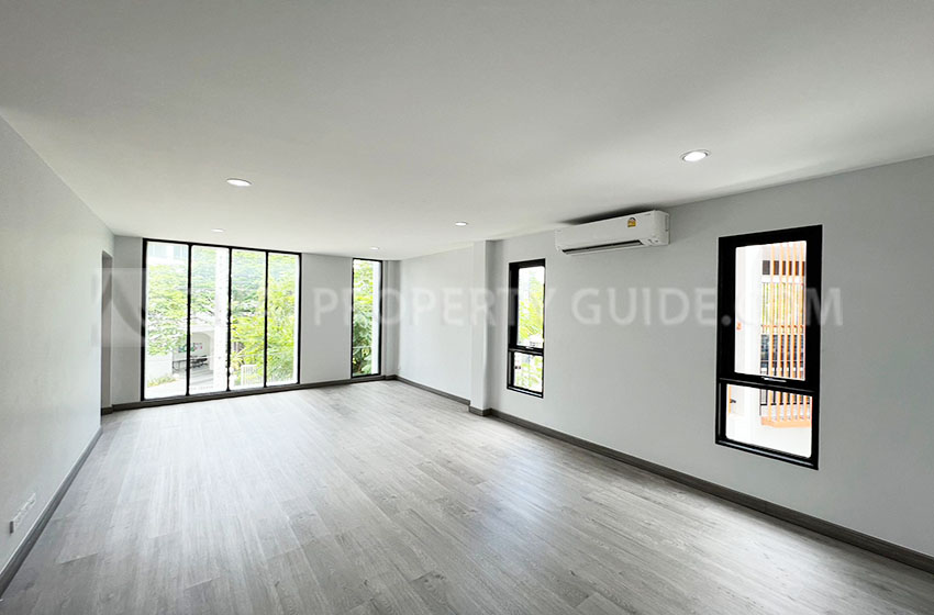 House with Private Pool in Bangnatrad 