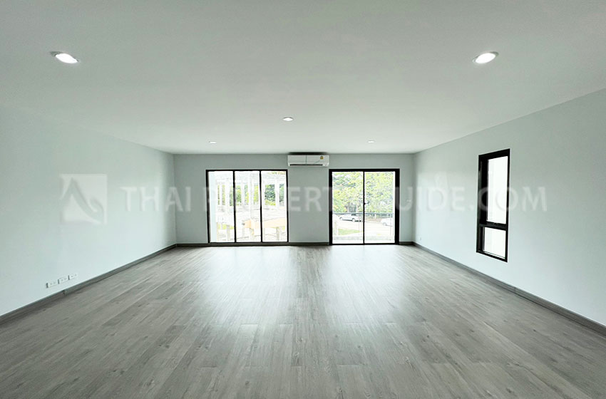 House with Private Pool in Bangnatrad 