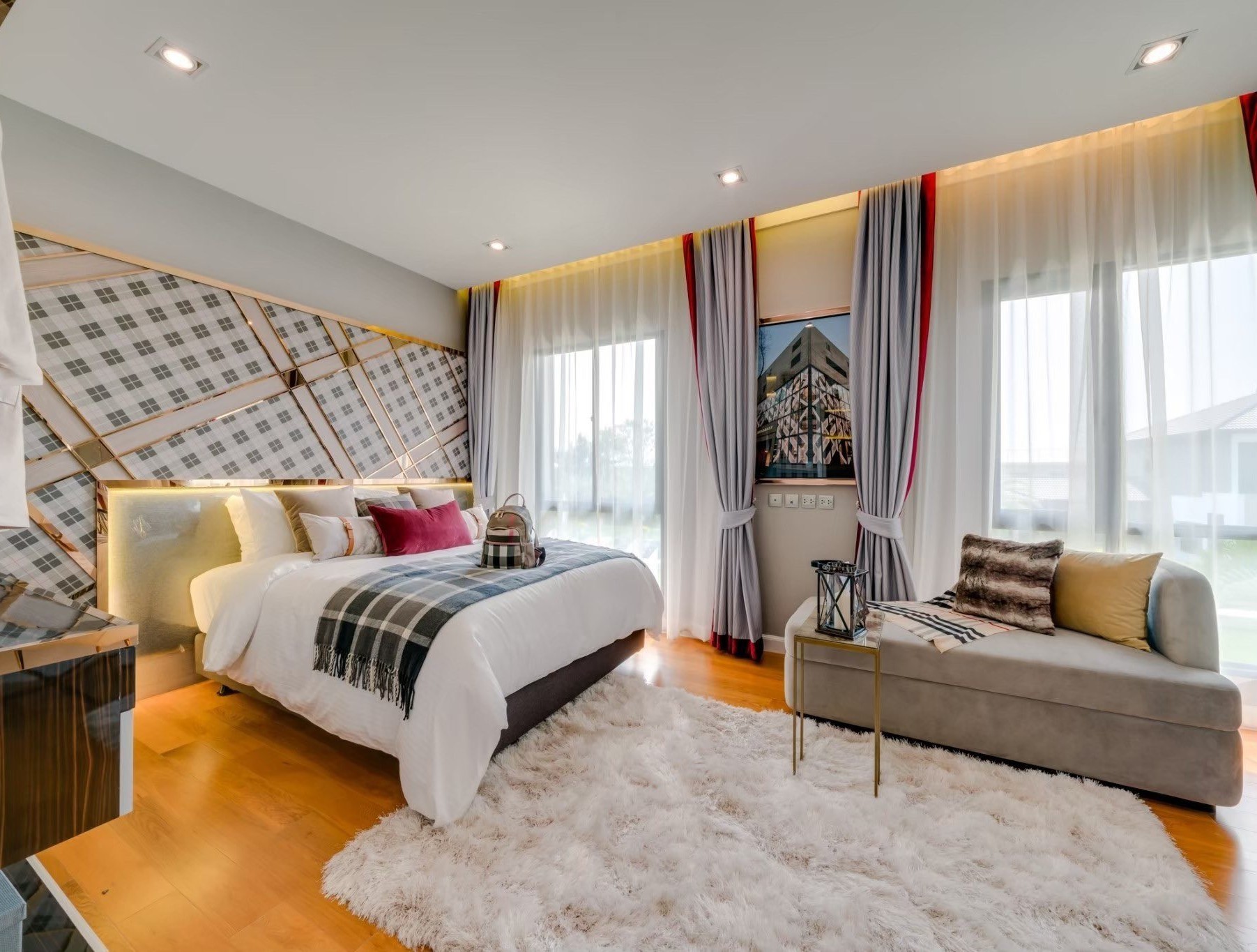 House with Private Pool in Bangnatrad 