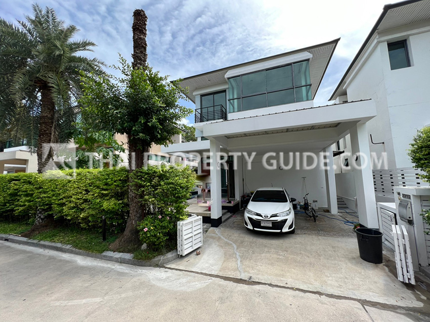 House with Private Pool in Chaengwattana (near Nichada Thani)