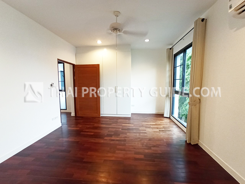 House with Private Pool in Chaengwattana (near Nichada Thani) 