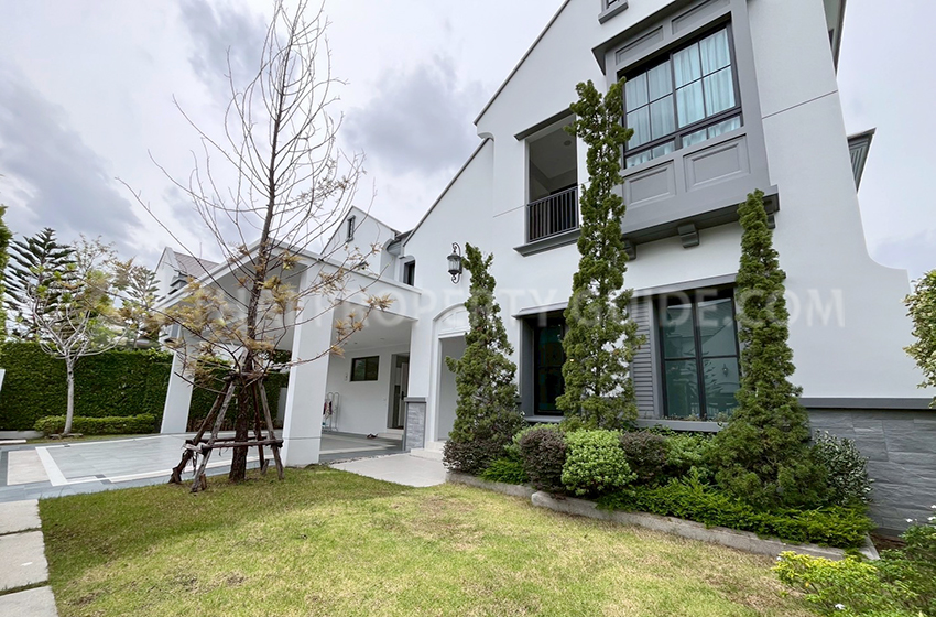 House with Private Pool in Krung Thep Kritha 