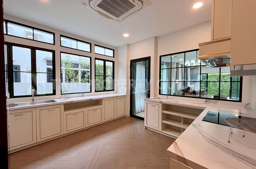House with Private Pool in Krung Thep Kritha 