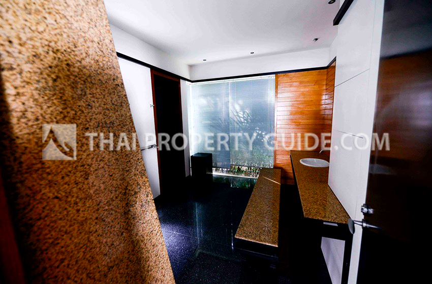 House with Private Pool in Nichada Thani 