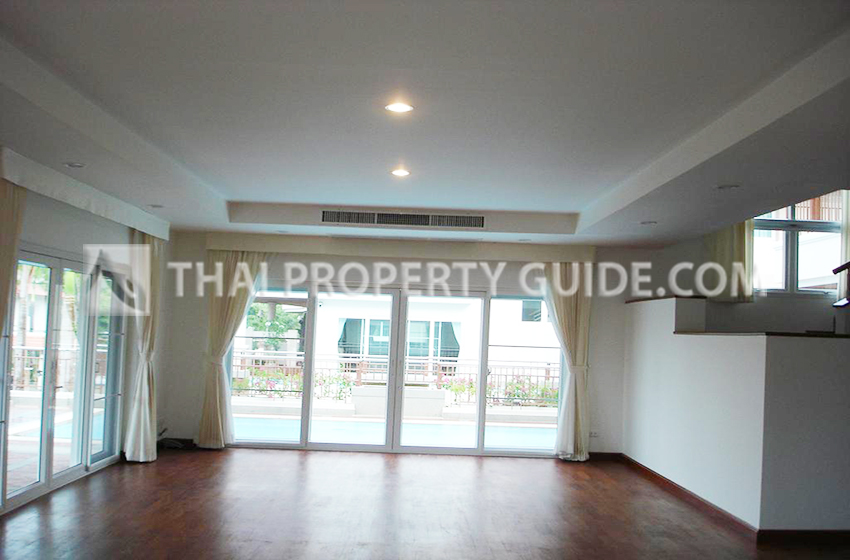 House with Private Pool in Nichada Thani 