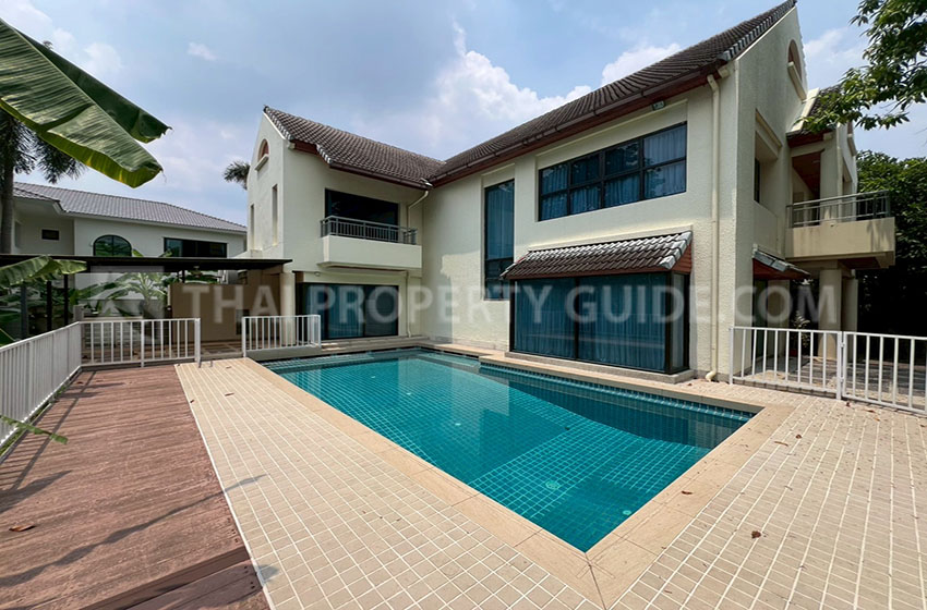 House with Private Pool for rent in Nichada Thani