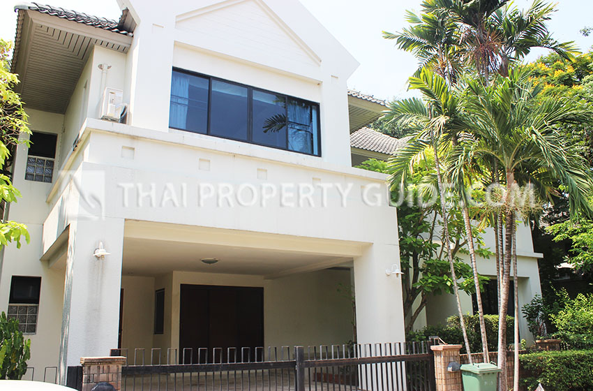 House with Private Pool in Nichada Thani 