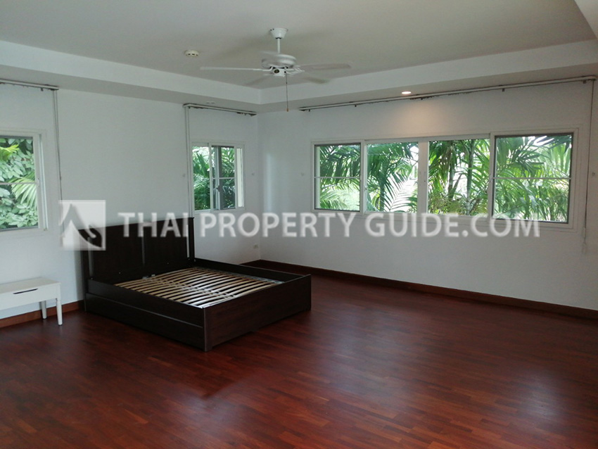 House with Private Pool in Nichada Thani 