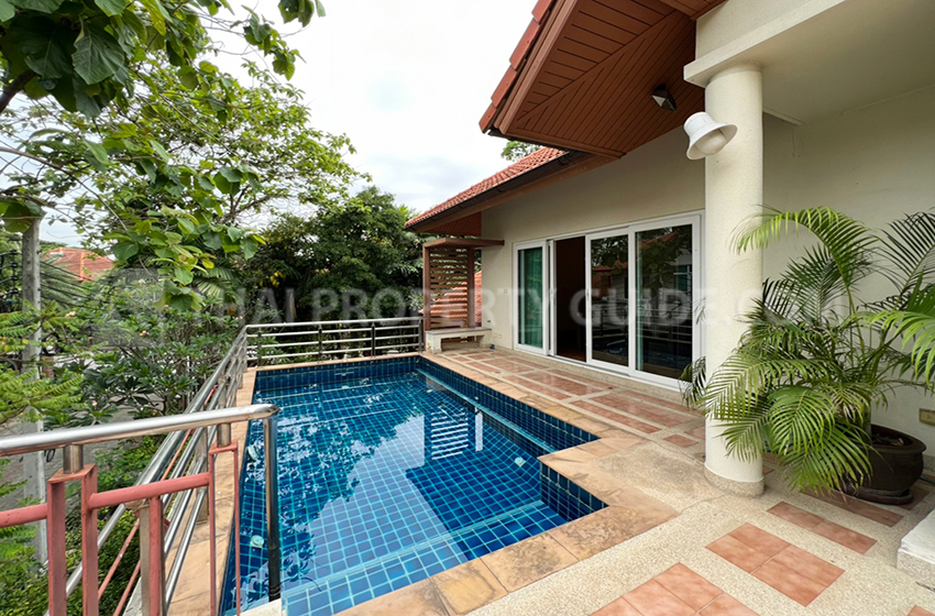 House with Private Pool in Nichada Thani