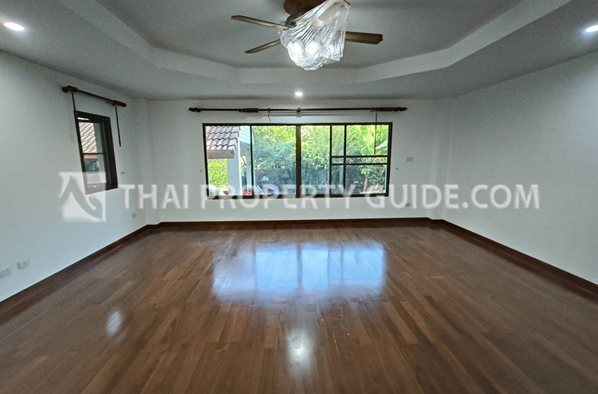 House with Private Pool in Nichada Thani 