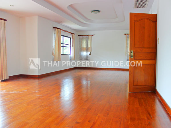 House with Private Pool in Nichada Thani 