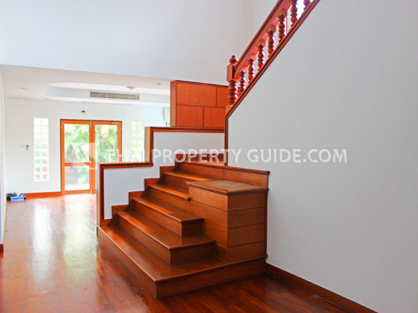 House with Private Pool in Nichada Thani 