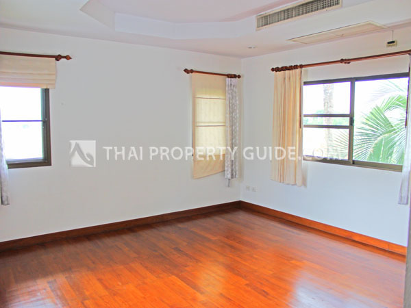 House with Private Pool in Nichada Thani 