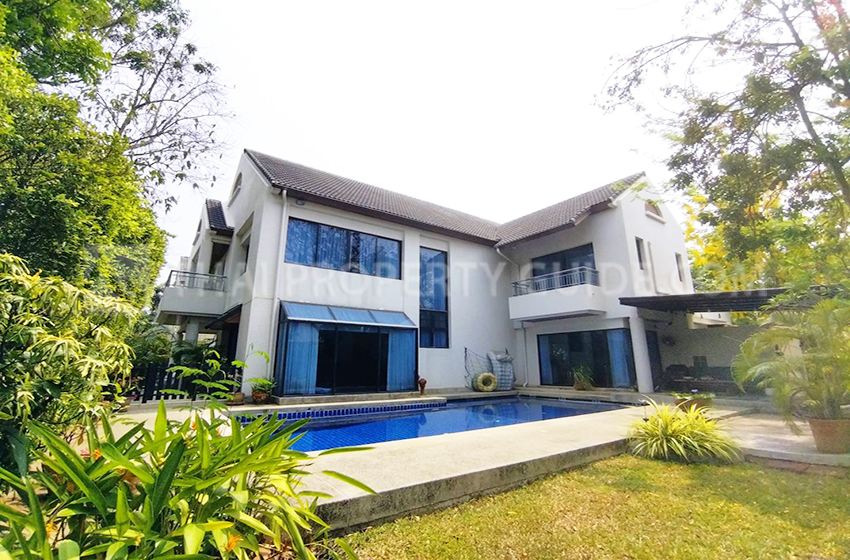 House with Private Pool for rent in Nichada Thani