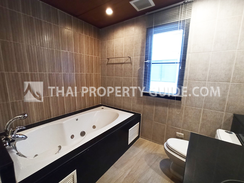 House with Private Pool in Nichada Thani 
