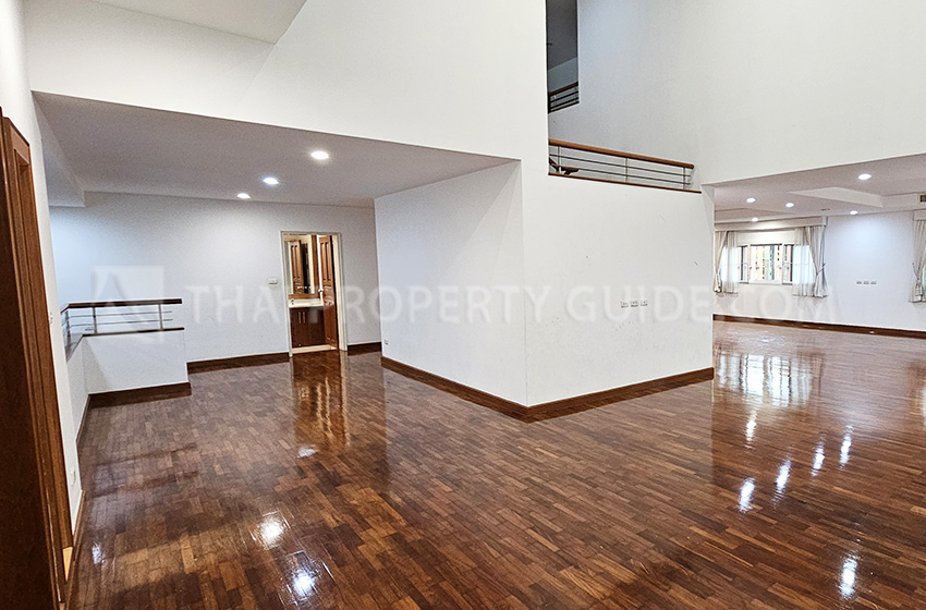 House with Private Pool in Nichada Thani 