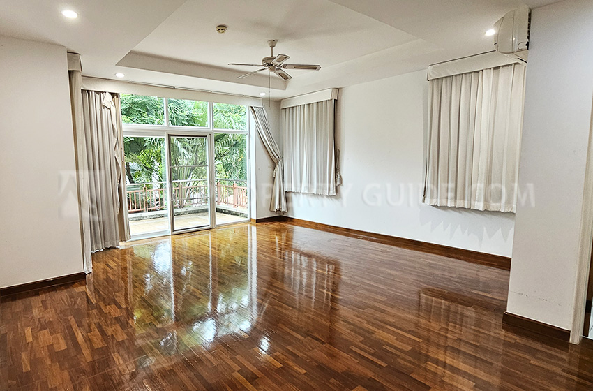 House with Private Pool in Nichada Thani 