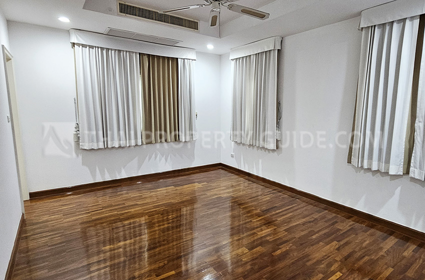 House with Private Pool in Nichada Thani 