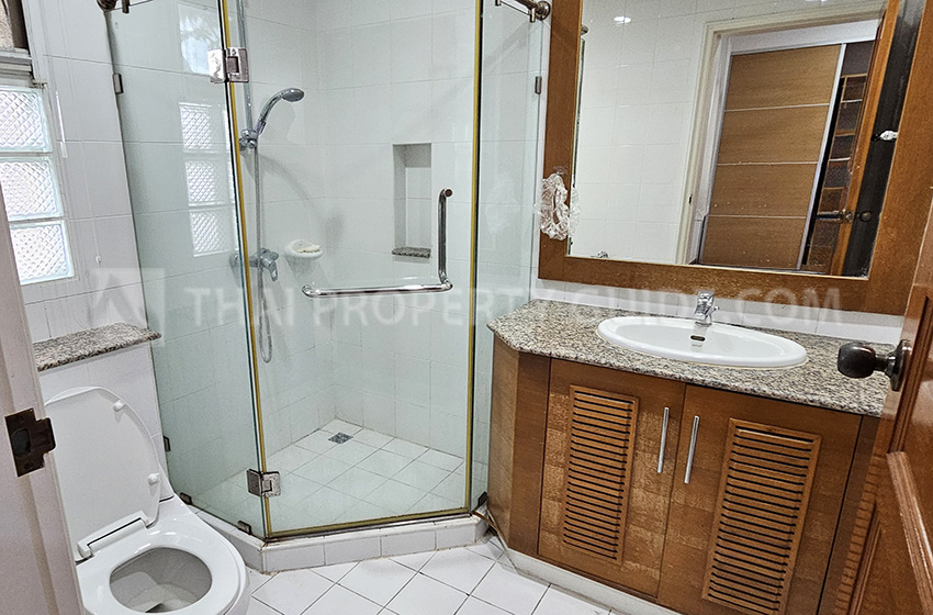 House with Private Pool in Nichada Thani 