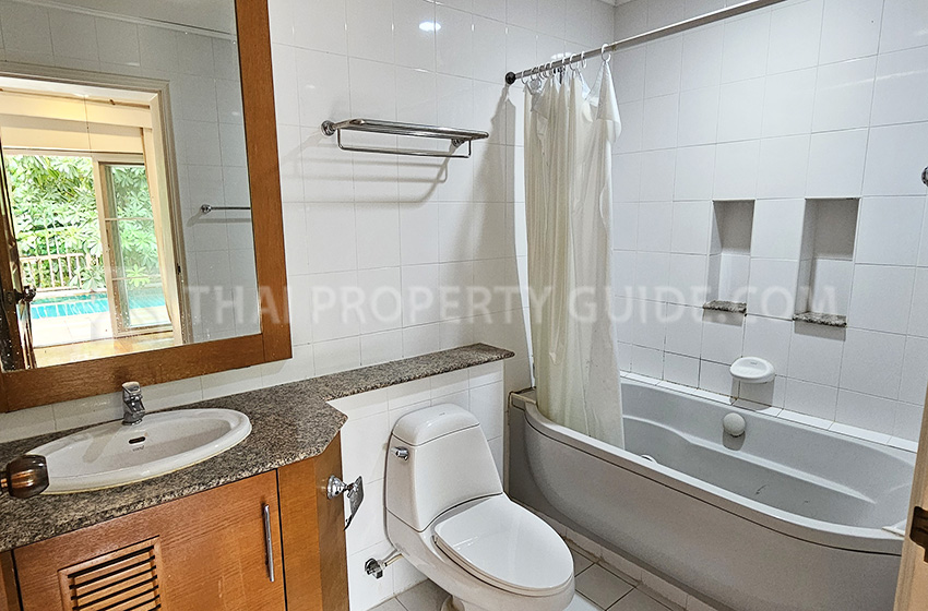 House with Private Pool in Nichada Thani 