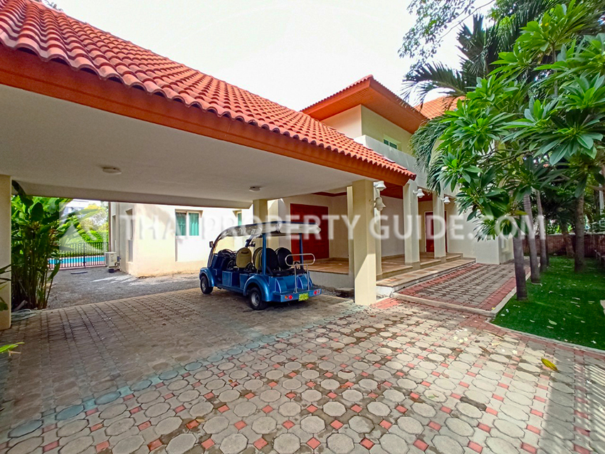 House with Private Pool in Nichada Thani 