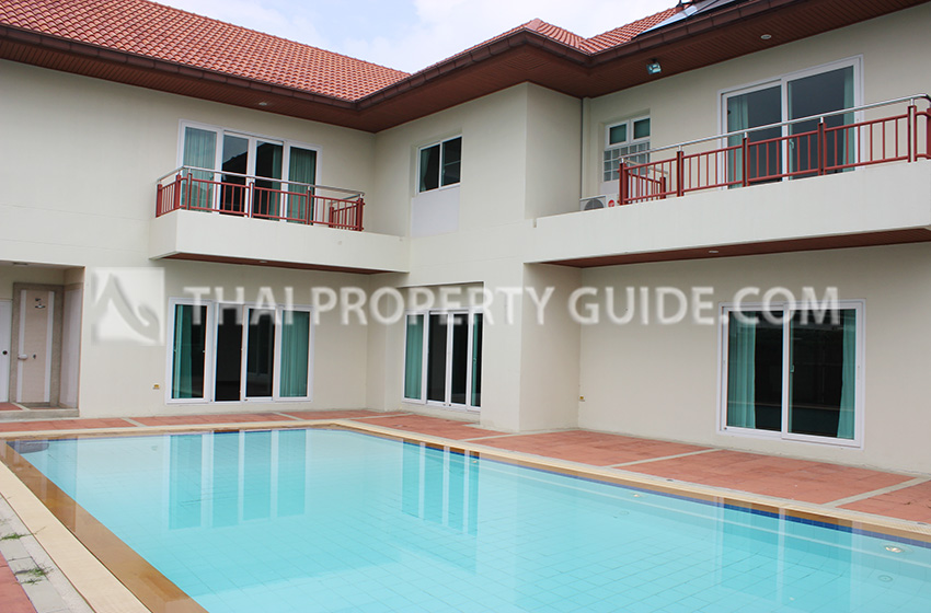 House with Private Pool for rent in Nichada Thani