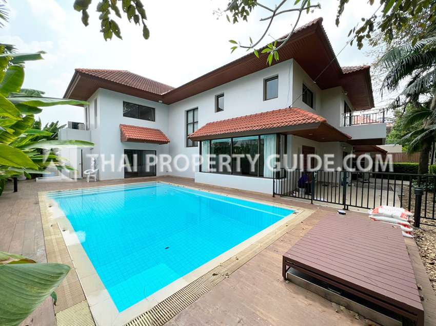 House with Private Pool in Nichada Thani 