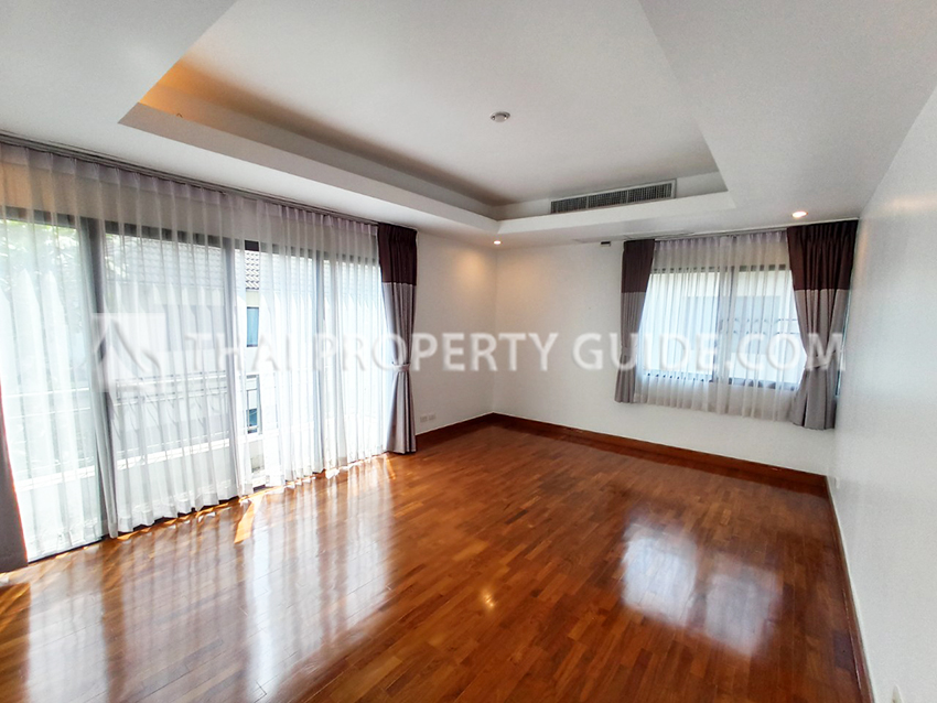House with Private Pool in Nichada Thani 